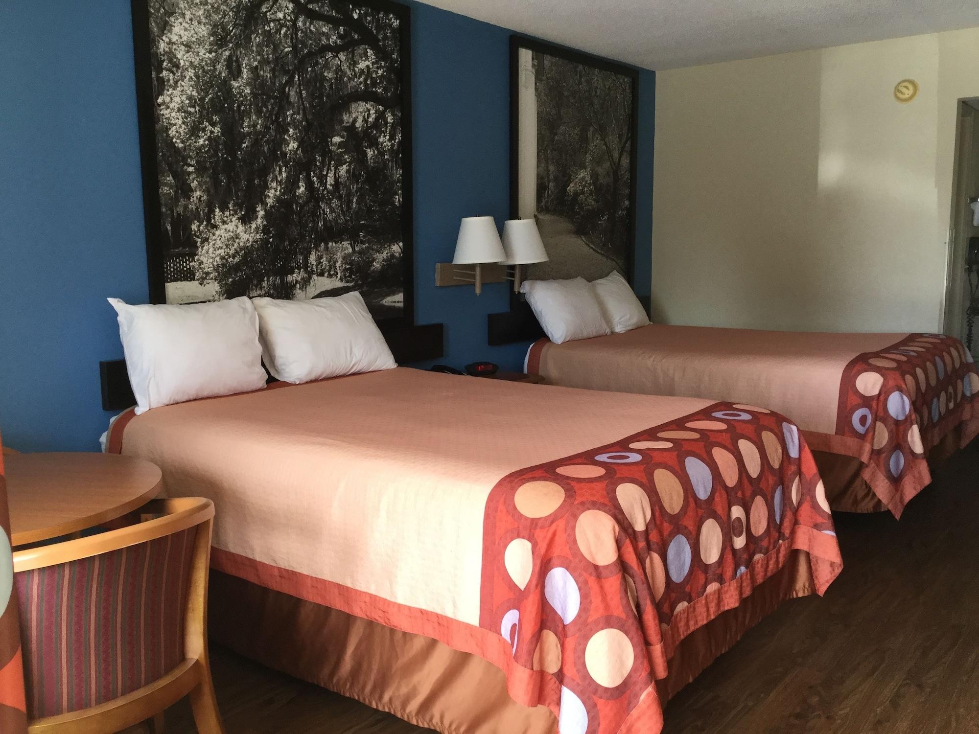 Super 8 By Wyndham Walterboro Hotel Exterior photo